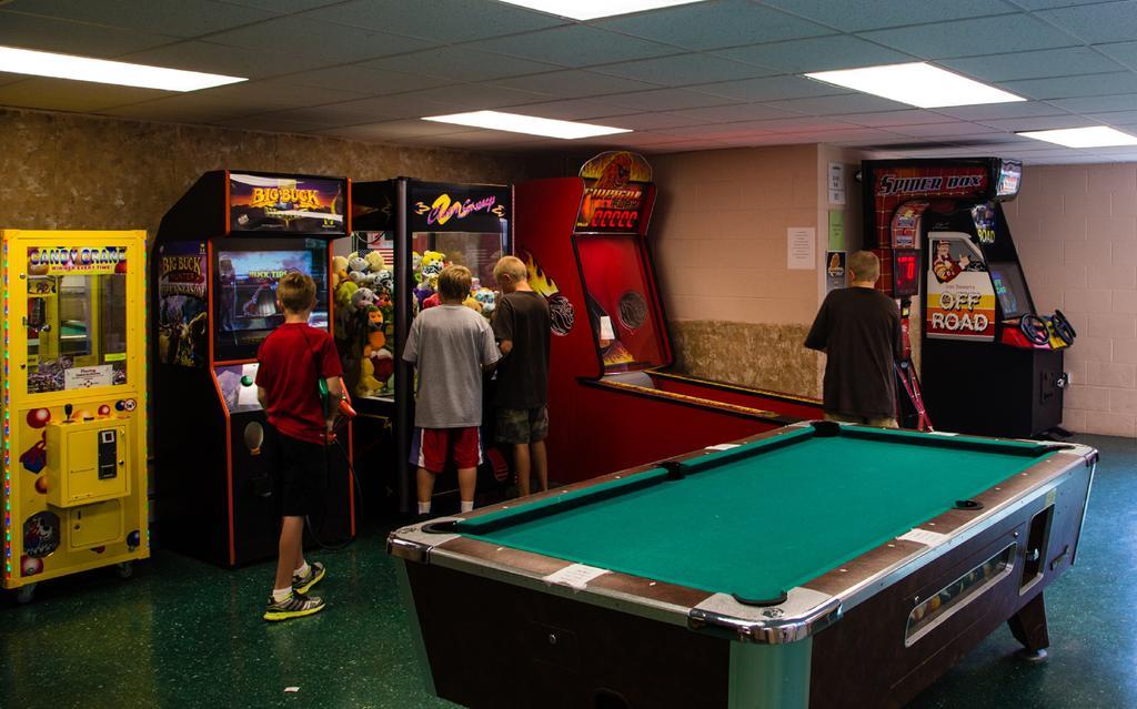 Elkhart Lake Plymouth Rock Camping Resort Rustic Cabin מראה חיצוני תמונה