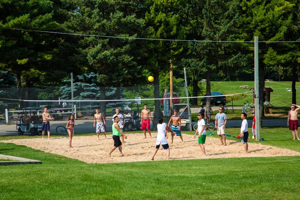 Elkhart Lake Plymouth Rock Camping Resort Rustic Cabin מראה חיצוני תמונה