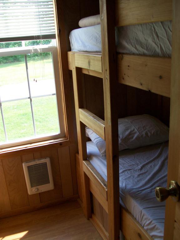 Elkhart Lake Plymouth Rock Camping Resort Rustic Cabin מראה חיצוני תמונה