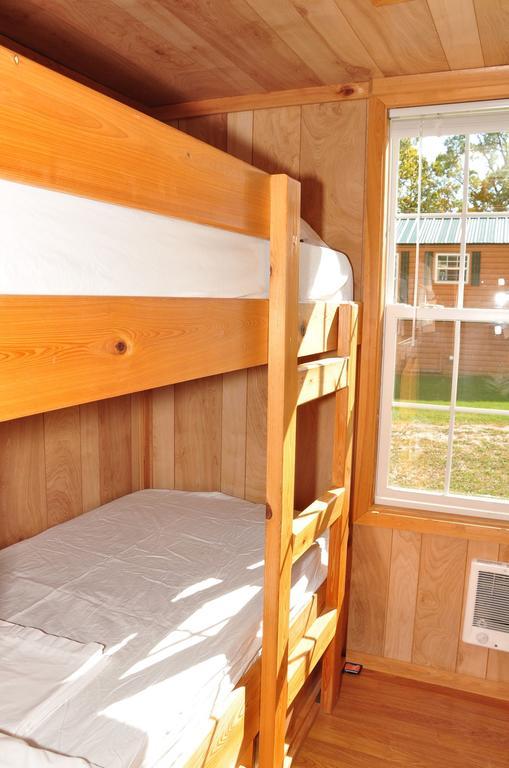Elkhart Lake Plymouth Rock Camping Resort Rustic Cabin מראה חיצוני תמונה